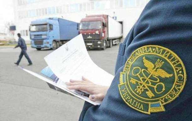 Митники повернулись на посады після усунення від служби рішенням РНБО щодо контрабандистів.