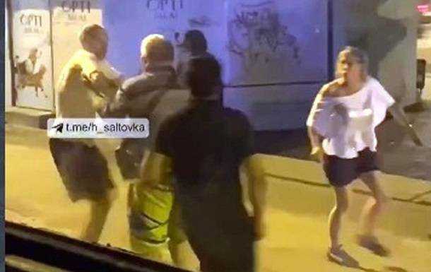 Ударили і викинули: в Харкові пасажири накинулися на кондуктора