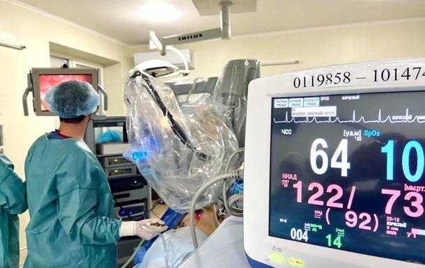 У Львові вперше робот Da Vinci провів унікальну операцію