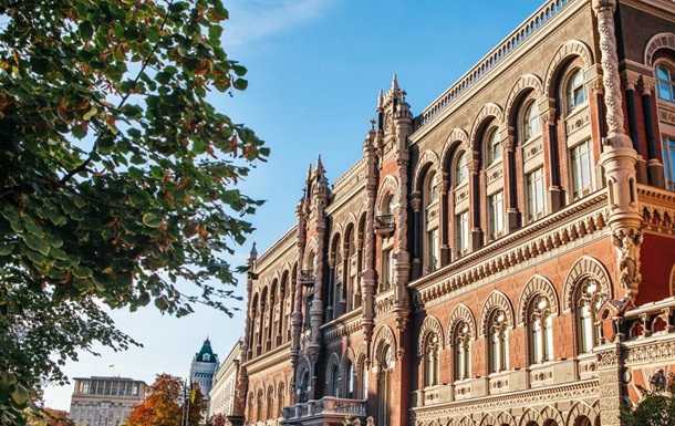 Українці шостий місяць поспіль збувають валюту