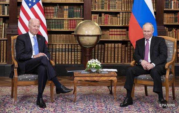 Байден закликав президента Путіна вплинути на російських хакерів