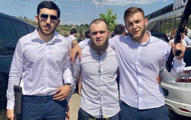 Під Одесою учасники весілля влаштували стрілянину