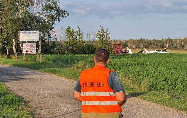У Німеччині впав літак з підлітками на борту: троє загиблих