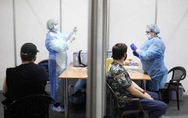 Італійці вакцинуються "через ресторани"