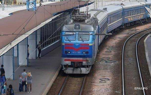 В Україні через негоду затримуються потяги