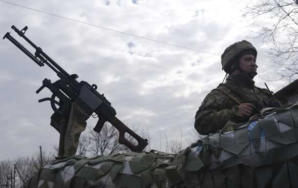 Доба в ООС: вісім порушень, поранений боєць ЗСУ