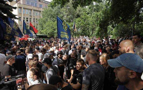 Нацкорпус погрожує Зеленському: "Підеш з ганьбою"