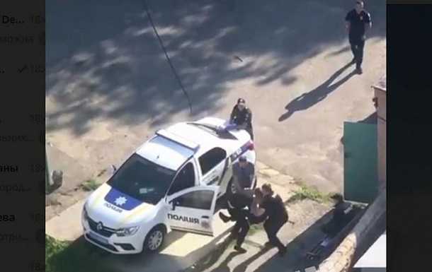 У Білій Церкві бійку поліцейських зняли на відео