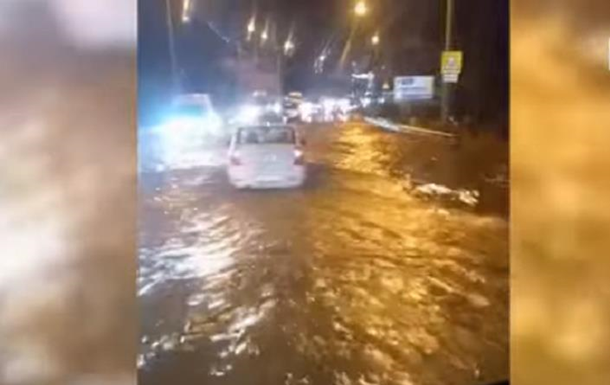 У Криму затопило трасу Сімферополь-Ялта