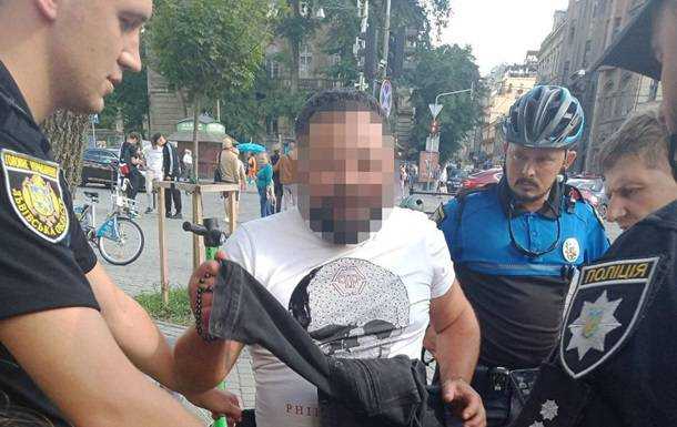 У Львові чоловік влаштував стрілянину в кафе