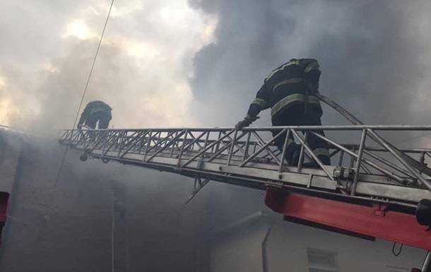 У центрі Чернігова горів ресторан, постраждав відвідувач