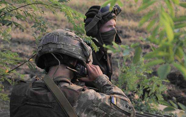 На Донбасі за день два обстріли, поранений військовий