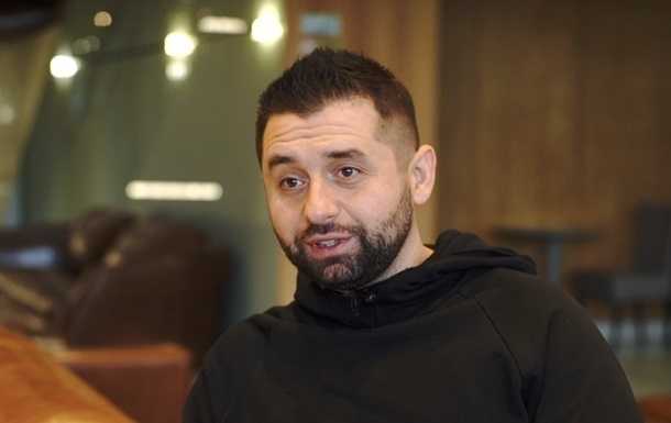 Збір підписів за відставку Разумкова: Арахамія озвучив причини