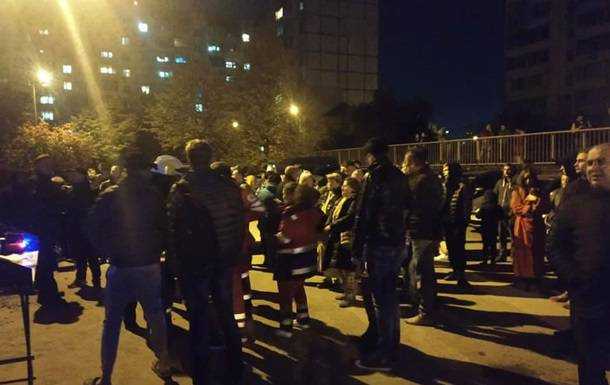 Під Києвом горіла багатоповерхівка, постраждала людина