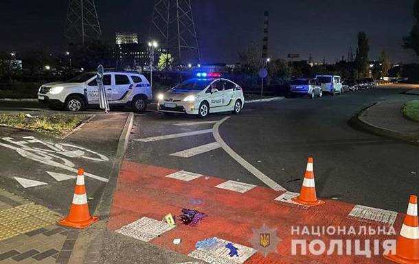 У Києві п'яний водій вантажівки збив двох людей
