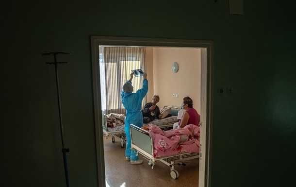 Приріст COVID-19 в Україні сповільнився