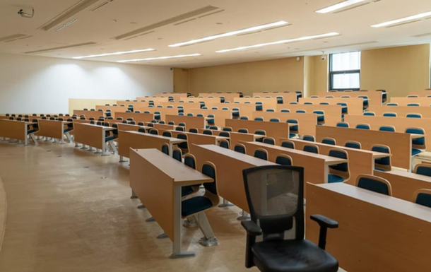 Університети у низці областей перейшли на дистанційку