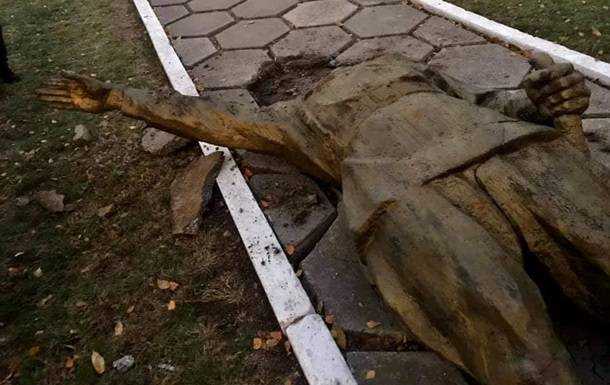 На Полтавщині знесли пам'ятник Чапаєву