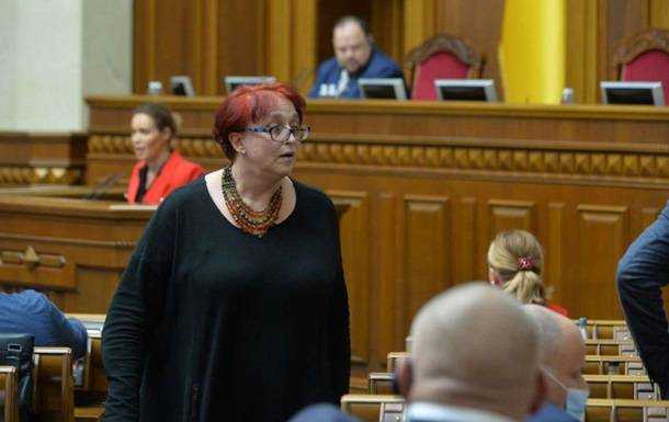 Нардепа Третьякову усунули від п'яти засідань Ради