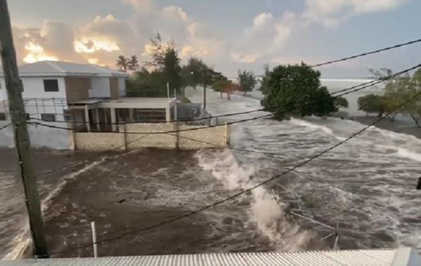 Підводний вулкан викликав цунамі на Тонга