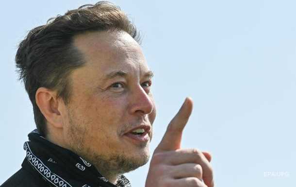Ілон Маск розповів, як стримуватиме "повстання" роботів Tesla Bot