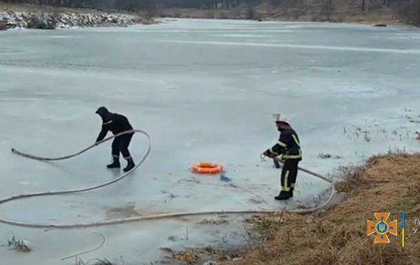 На Житомирщині з річки дістали тіло чоловіка