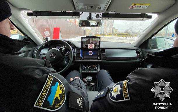 Поліцейські "фантоми" у першу добу зафіксували 990 порушень