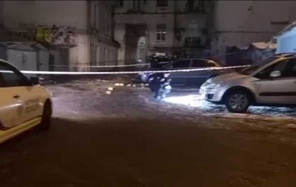 У Києві розстріляли авто та вкрали мільйони