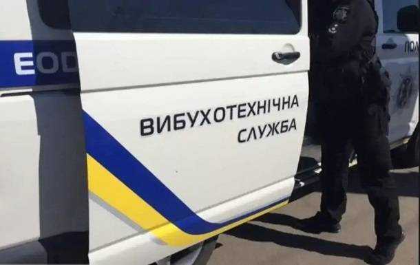 У Дніпрі "мінували" два ТЦ: людей евакуювали