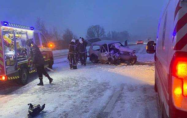 На Київщині у ДТП загинула вагітна жінка