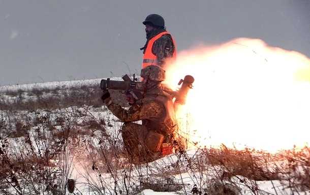 На Донбасі сім обстрілів за добу, поранено військового