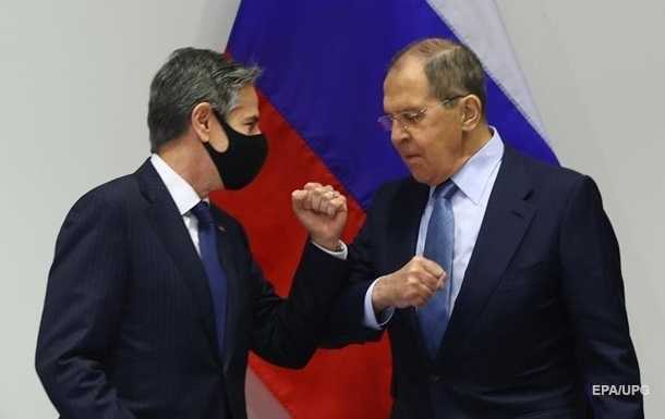 Блінкен та Лавров обговорили ситуацію навколо України