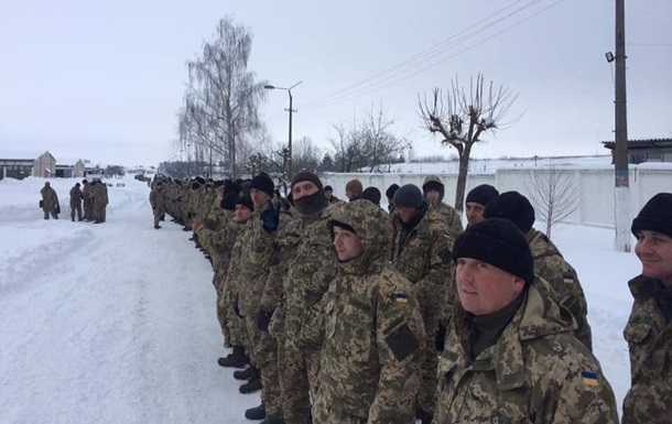 По всій країні черги із резервістів - ЗСУ