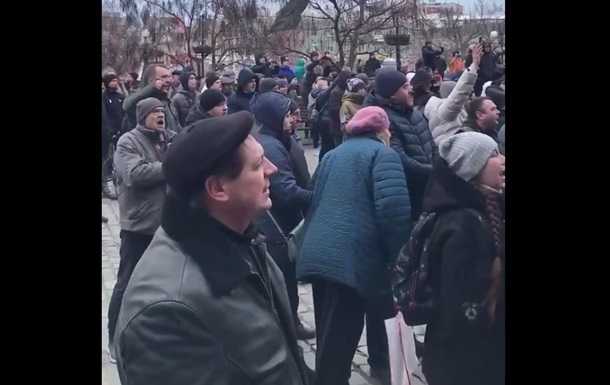 Жителі Бердянська прогнали війська РФ із мерії