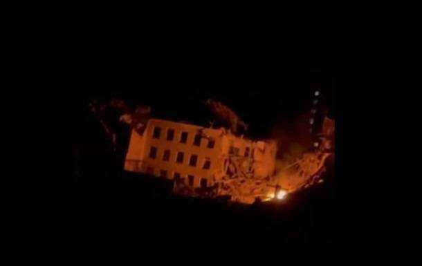 У Житомирі під ракетний удар потрапили гуртожиток та завод