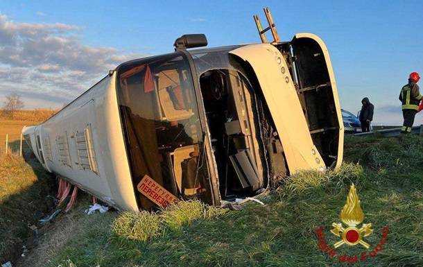 В Італії перекинувся автобус із евакуйованими українцями