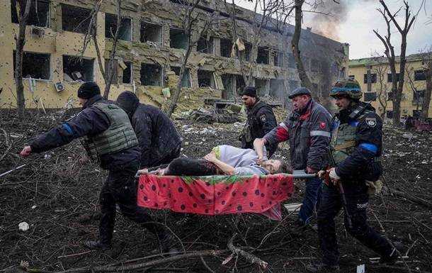Бомбардування пологового будинку в Маріуполі: одна з вагітних загинула