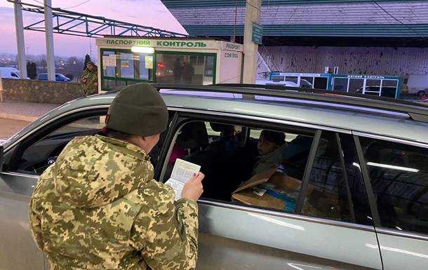 НБУ скасував дозвіл на вільне вивезення за кордон понад €10 тисяч