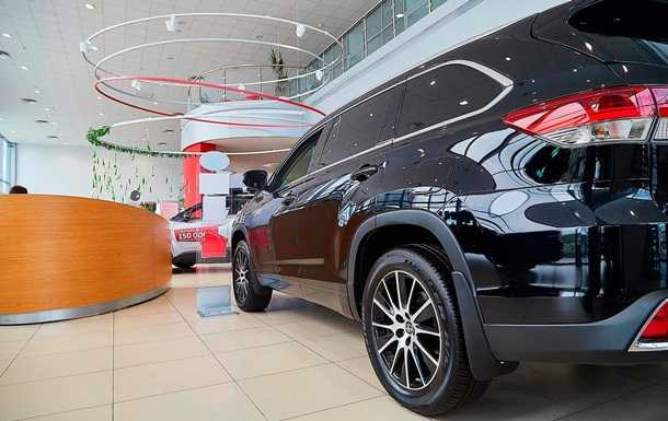 У Росії різко подорожчали автомобілі