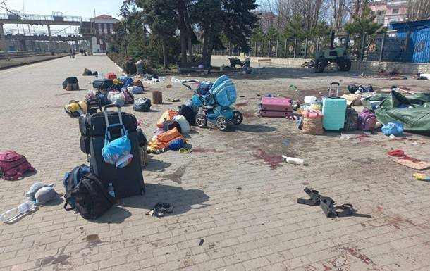 З'явилося відео перших хвилин після удару по вокзалу в Краматорську