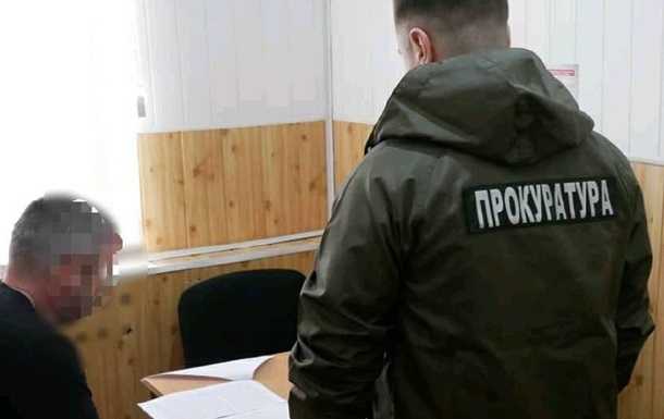 Головлікар Чернівецької лікарні привласнив п'ять карет швидкої допомоги