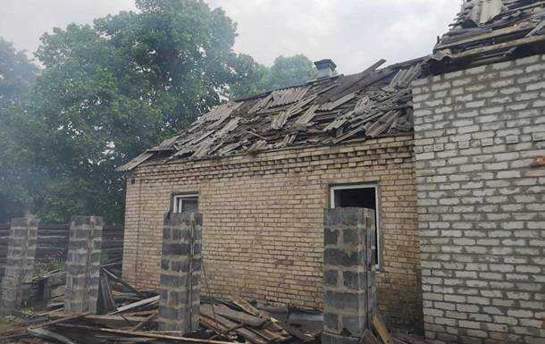 На Донеччині ворог обстрілює місця пересадки людей у ​​транспорт