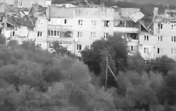 На Запоріжжі окупанти вдарили по багатоповерхівці