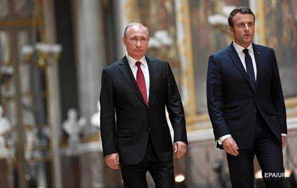 Путін розмовляв телефоном з Макроном про Україну