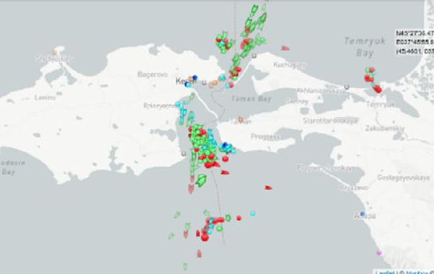 Через НП на Кримському мості утворилися затори на Чорному та Азовському морях