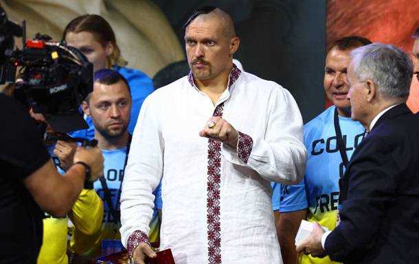 Усик відреагував на анонс бою Ф'юрі - Чісора