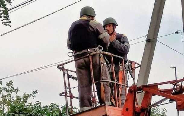 У Донецькій області енергетики повернули світло 4 тисячам сімей