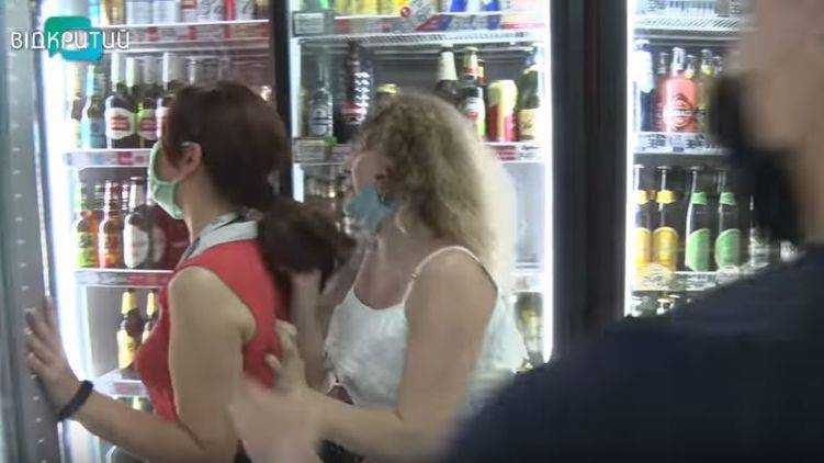 В Днепре и Железном Порту напали на журналистов, которые пытались снять факты нарушения карантина