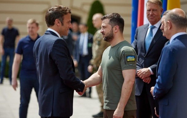 Зеленский обсудил с Макроном "формулу мира"