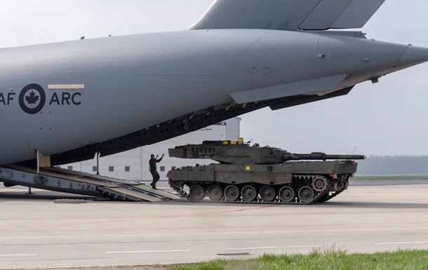 В Польшу прибыли восемь Leopard 2, которые Канада передала Украине
